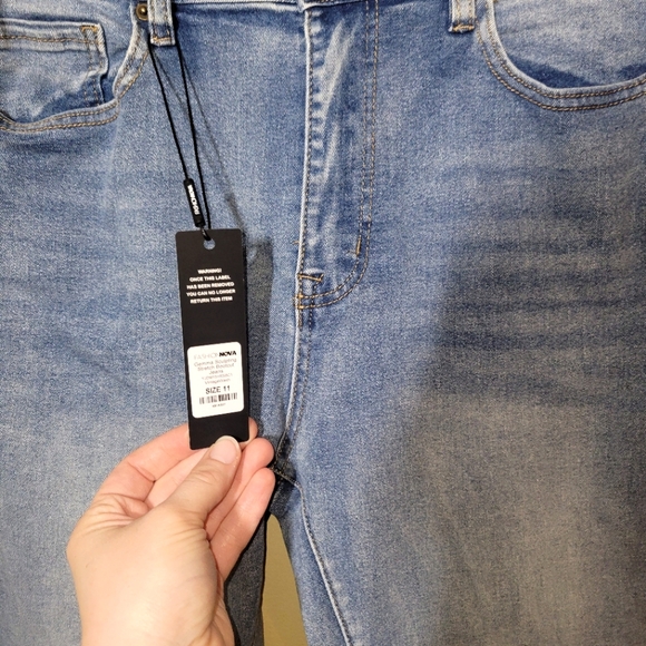 New Fashion Nova Gemma Sculpting Stretch Bootcut Jeans 11 - Picture 8 of 11